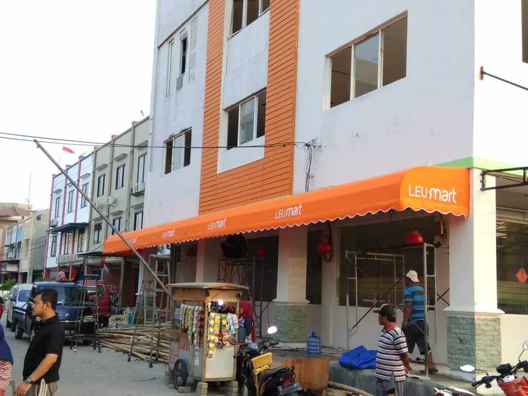 kanopi kain lengkung toko